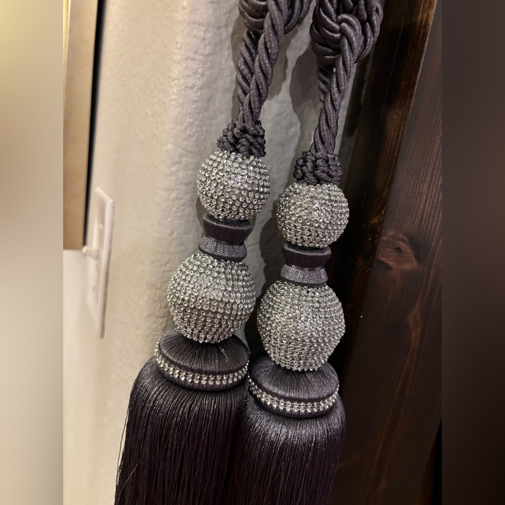 ❗️FINAL❗️NWT Elegant Gray Tassel Tie Back Set of 2 Decor by Vatican Home